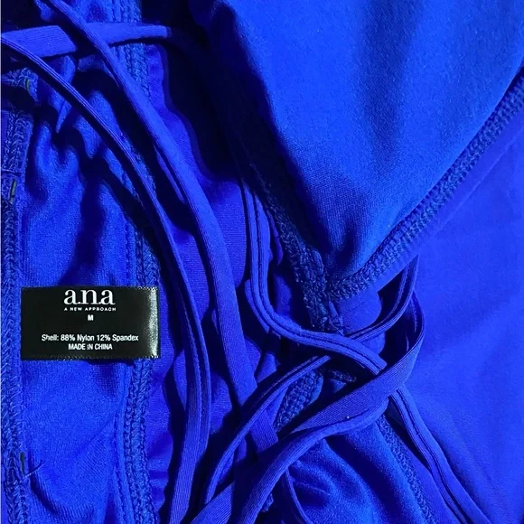 Like New Medium Ana Tankini Top Beautiful Blue padding slimming flattering Cute - Picture 14 of 14